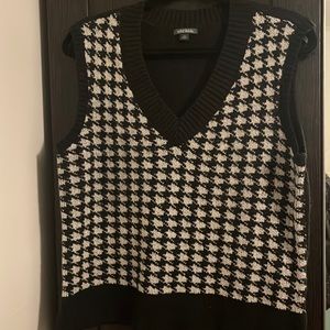 Houndstooth Sweater vest